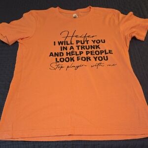 NWOT PEACH 'HEIFER' GRAPHIC T-SHIRT-SIZE MEDIUM